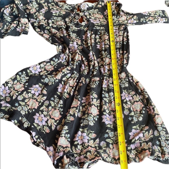 American Eagle Outfitters Floral Print Shorts Romper - Picture 11 of 13